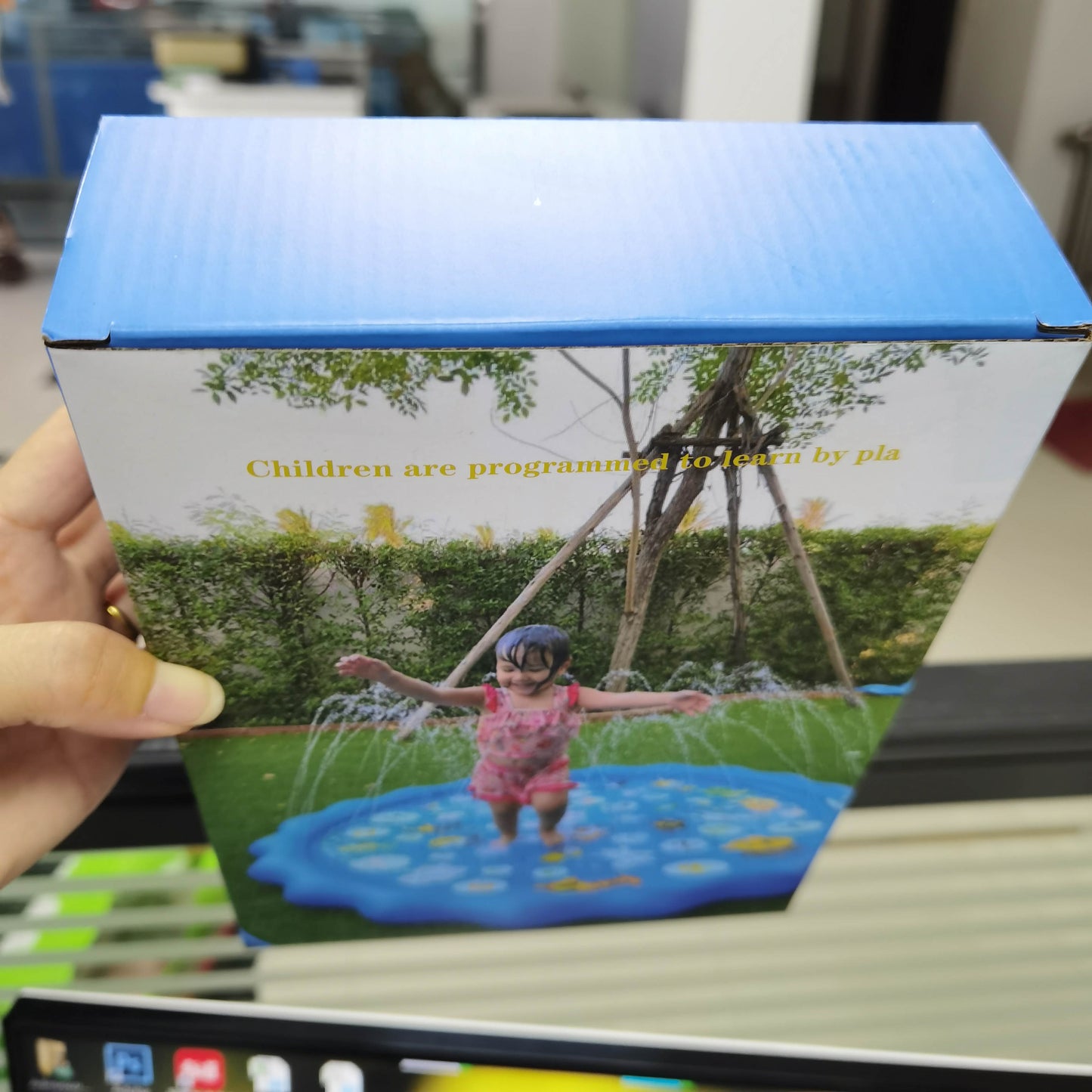 Sprinkler and Splash Mat for Kids, Inflatable Outdoor Toys, Low Entry Wading Pool for Babies and Toddlers, Early Learning ABCs and Animals, Fun for Boys and girls.