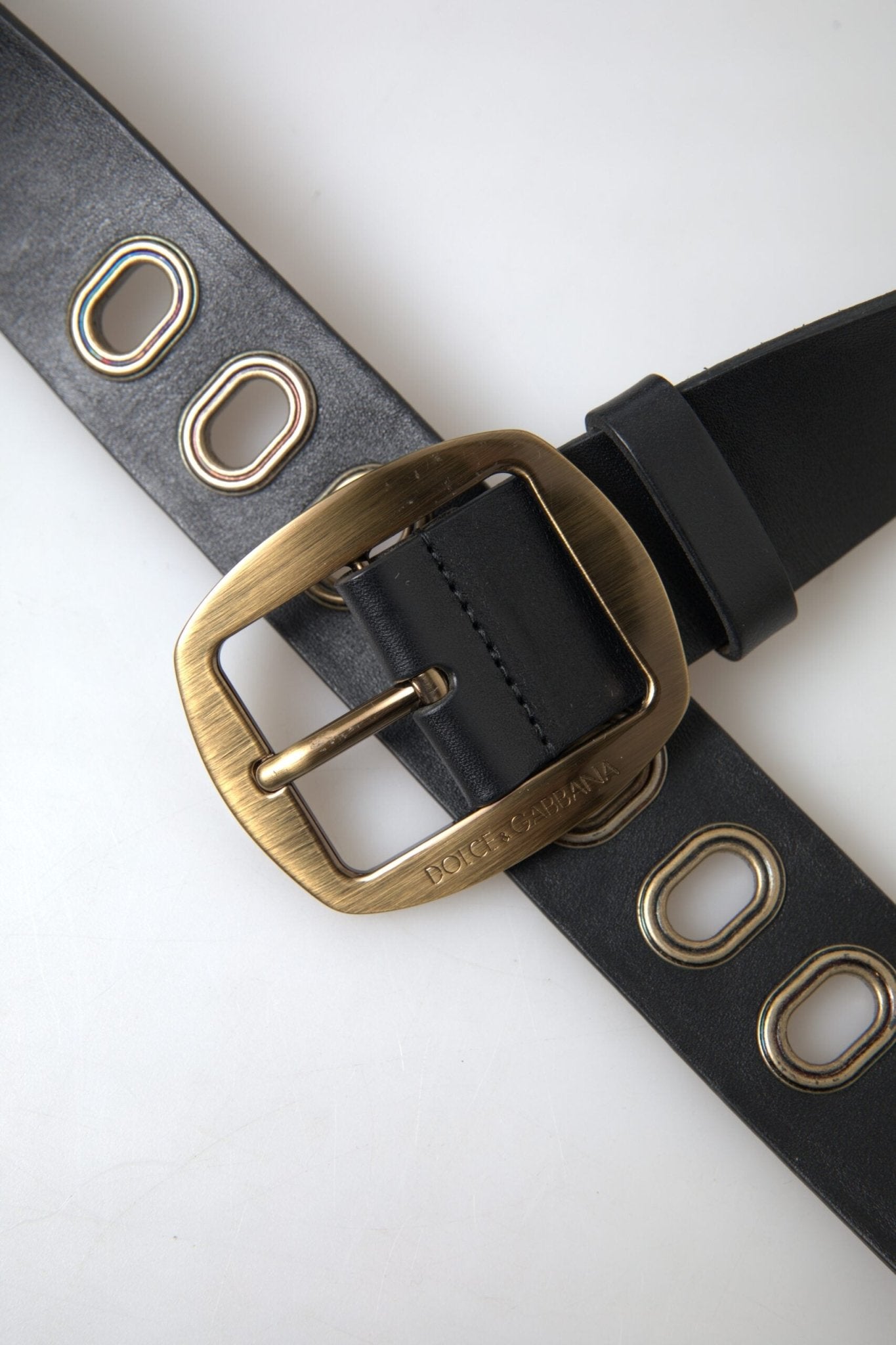 Dolce & Gabbana Sleek Italian Leather Belt with Metal Buckle
