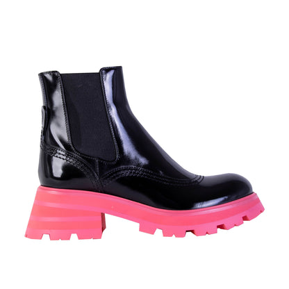 Alexander McQueen Black Leather Fluo Pink Sole Chelsea Boots